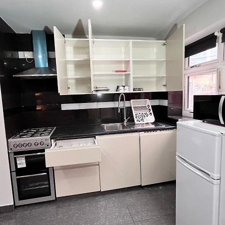 Full Studio Near Heathrow Airport & London Hayes  Ngoại thất bức ảnh