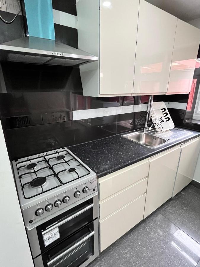 Full Studio Near Heathrow Airport & London Hayes  Ngoại thất bức ảnh